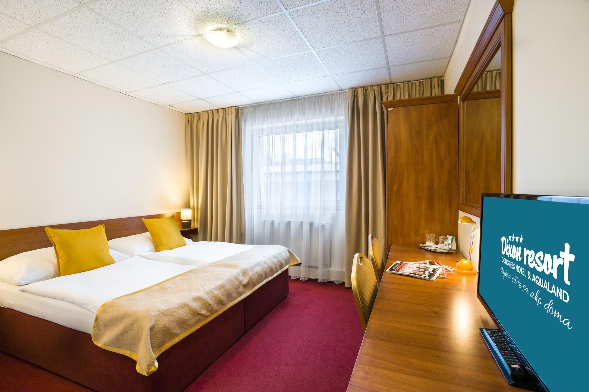 Hotel Dixon So Vstupom Do Bazena A Virivky Zdarma - Free Entrance To Pool And Jacuzzi Included Μπάνσκα Μπίστριτσα Εξωτερικό φωτογραφία