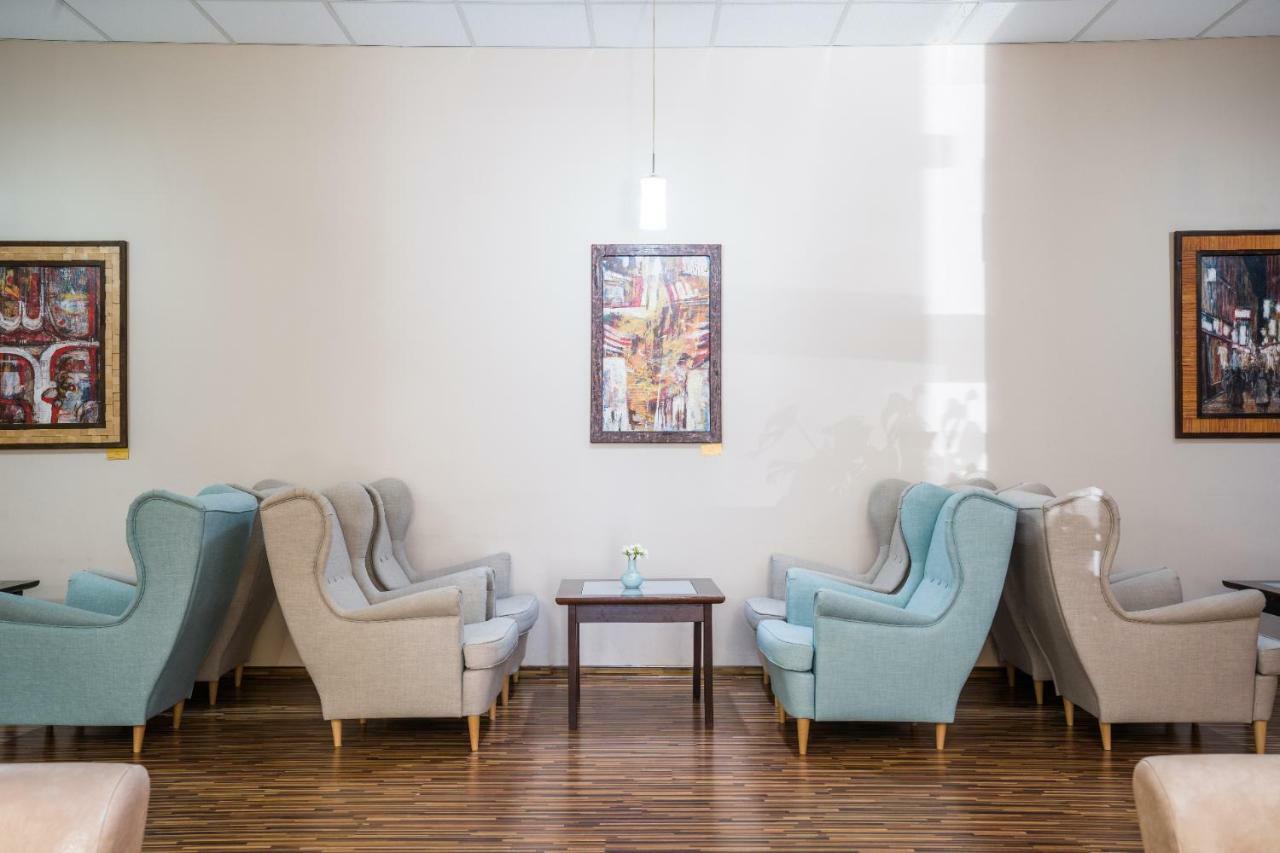 Hotel Dixon So Vstupom Do Bazena A Virivky Zdarma - Free Entrance To Pool And Jacuzzi Included Μπάνσκα Μπίστριτσα Εξωτερικό φωτογραφία