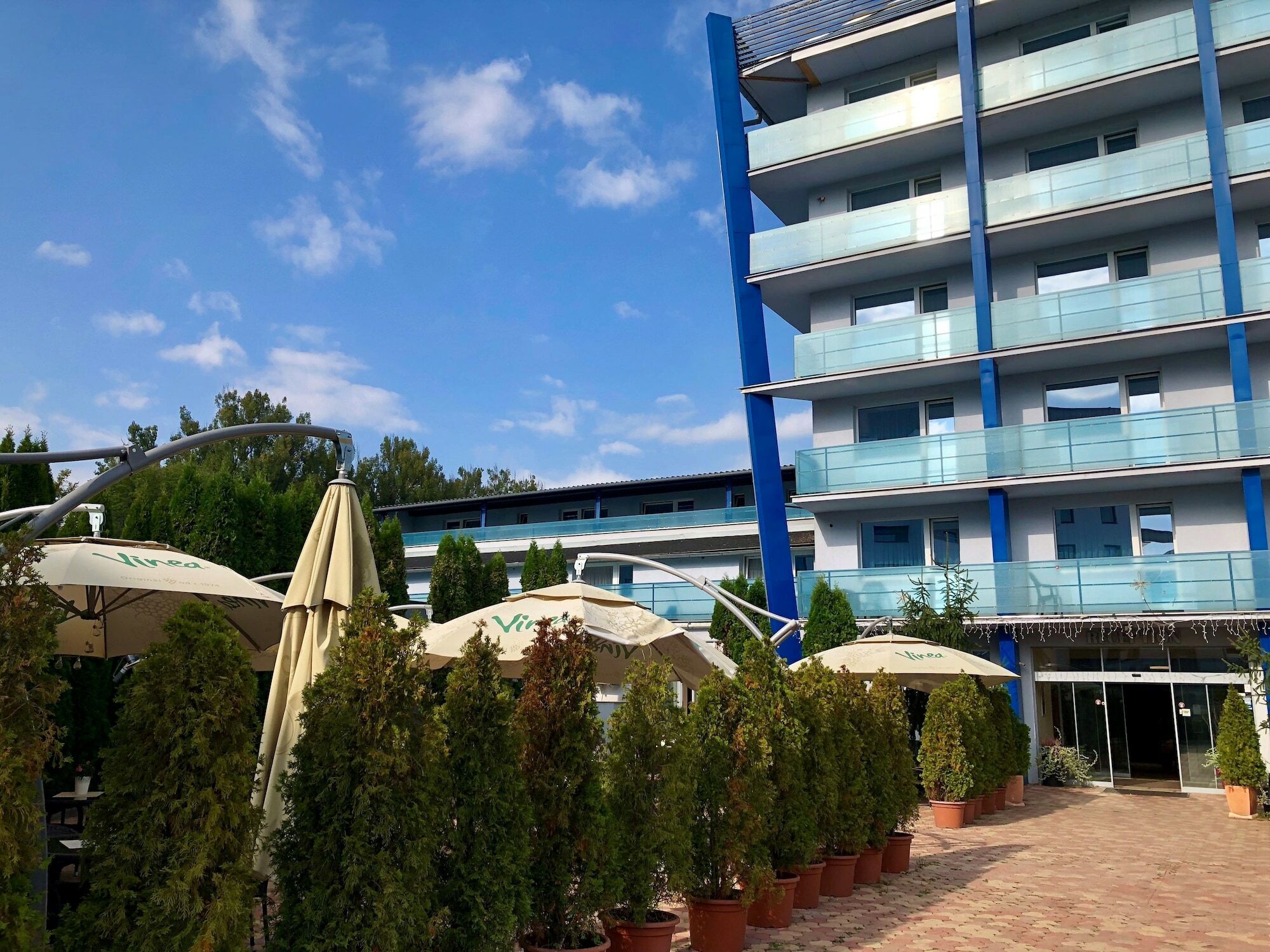 Hotel Dixon So Vstupom Do Bazena A Virivky Zdarma - Free Entrance To Pool And Jacuzzi Included Μπάνσκα Μπίστριτσα Εξωτερικό φωτογραφία