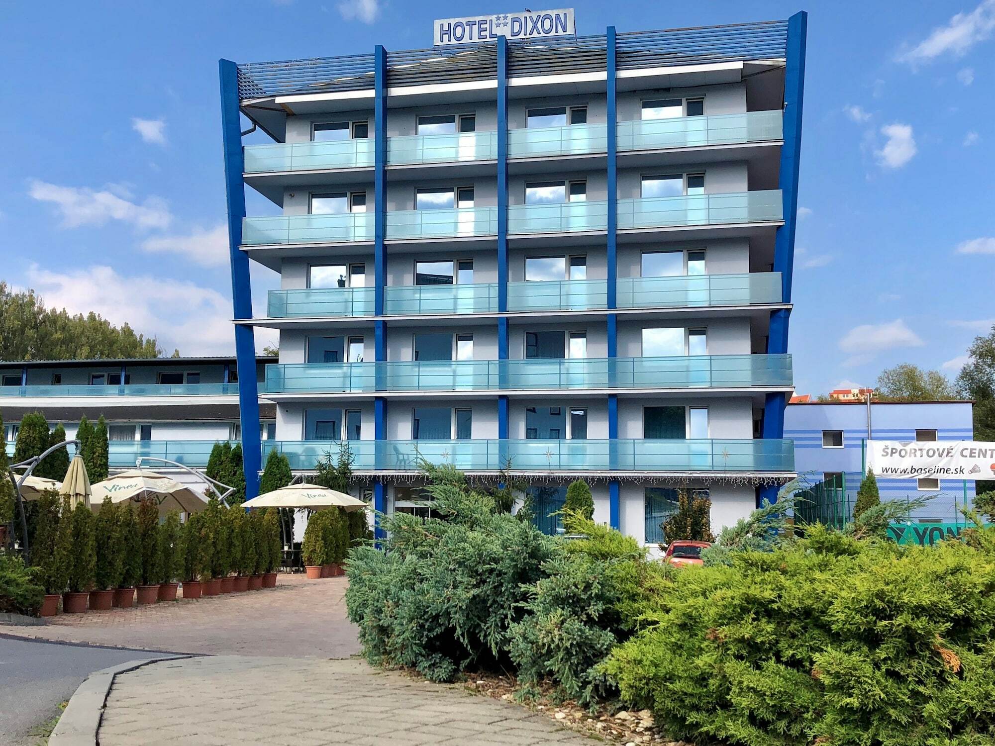 Hotel Dixon So Vstupom Do Bazena A Virivky Zdarma - Free Entrance To Pool And Jacuzzi Included Μπάνσκα Μπίστριτσα Εξωτερικό φωτογραφία