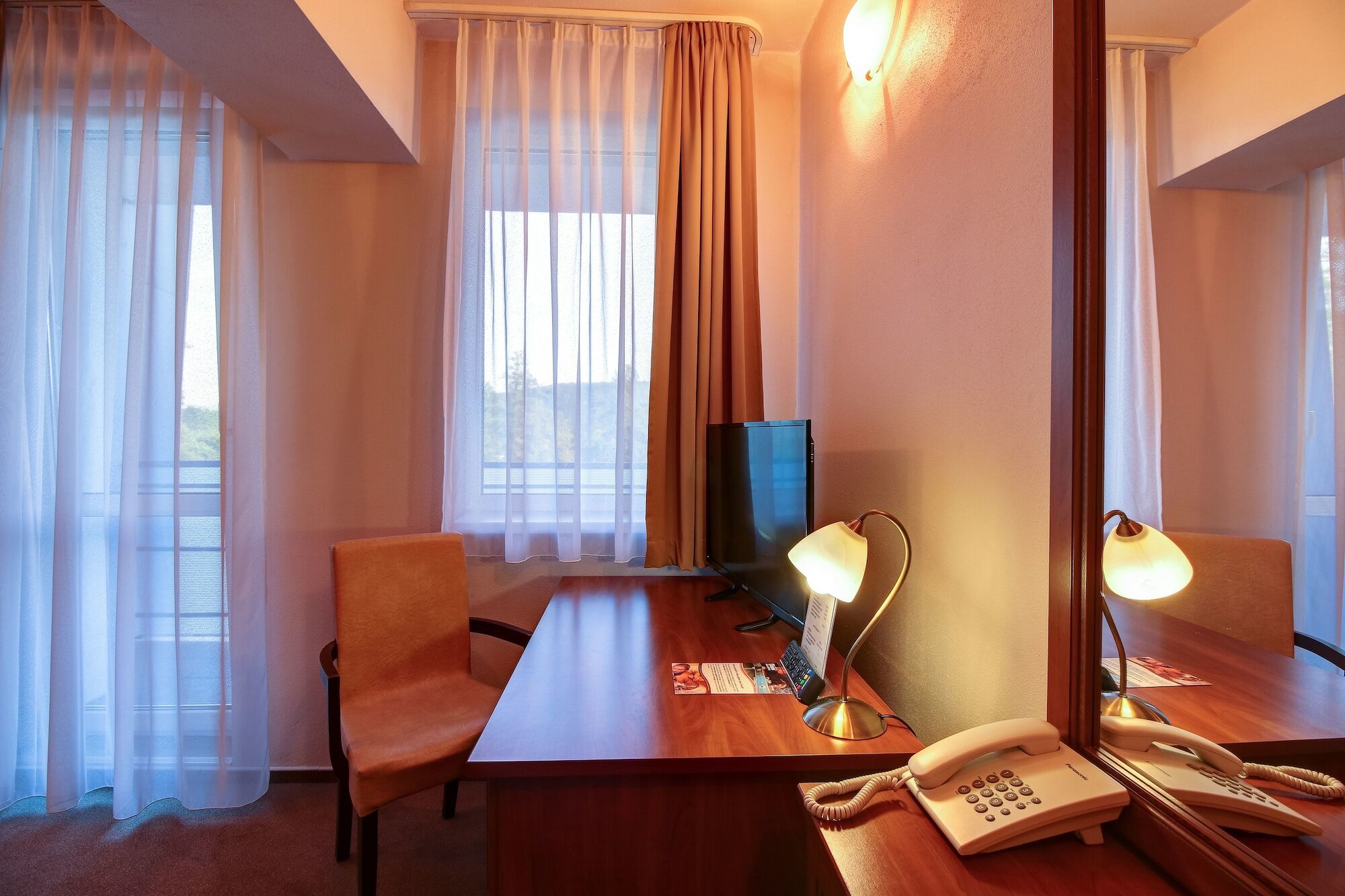 Hotel Dixon So Vstupom Do Bazena A Virivky Zdarma - Free Entrance To Pool And Jacuzzi Included Μπάνσκα Μπίστριτσα Εξωτερικό φωτογραφία