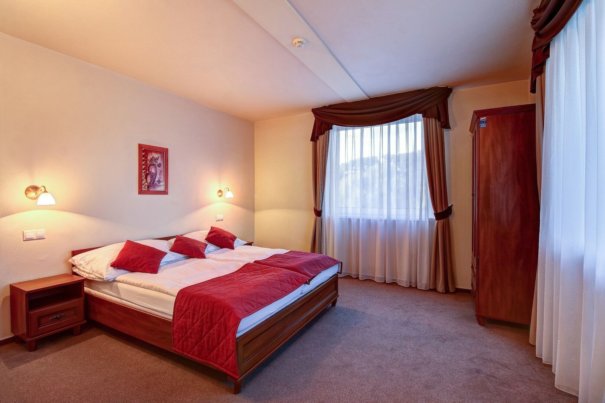 Hotel Dixon So Vstupom Do Bazena A Virivky Zdarma - Free Entrance To Pool And Jacuzzi Included Μπάνσκα Μπίστριτσα Εξωτερικό φωτογραφία